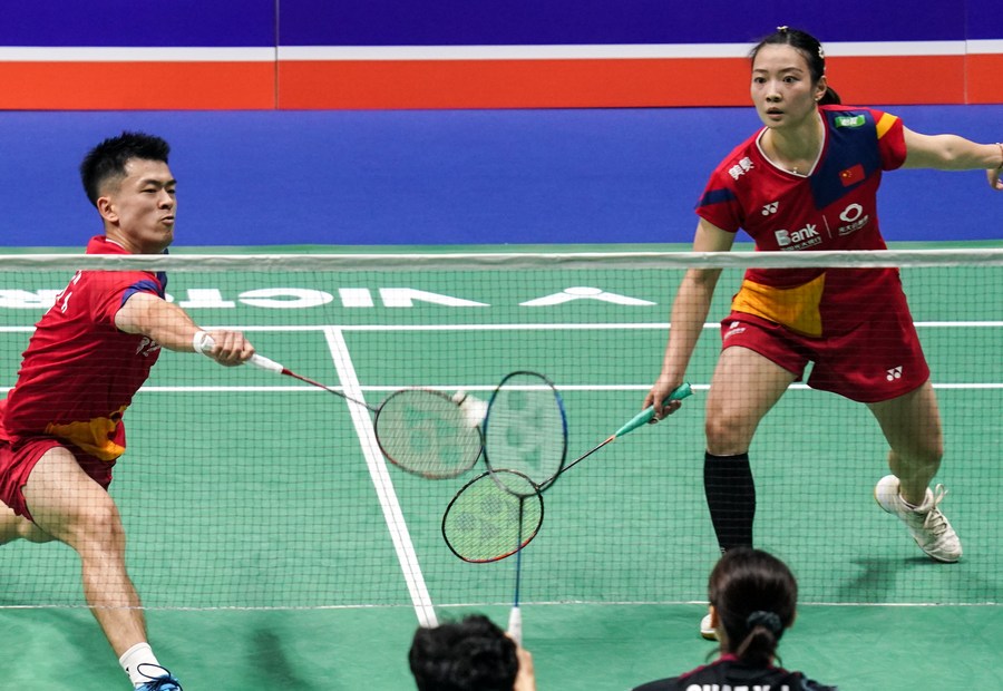 China's Zheng/Huang crash out of quarters at badminton China OpenXinhua