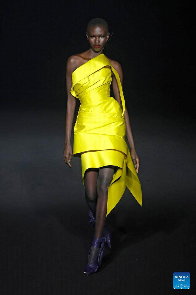 In pics Mugler FallWinter 2024/2025 readytowear collection at Paris