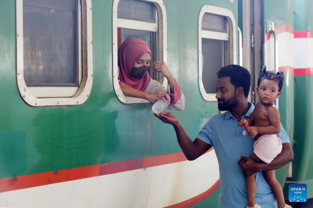 People Stream Out Of Dhaka City As Eid Al-fitr Approaches-xinhua