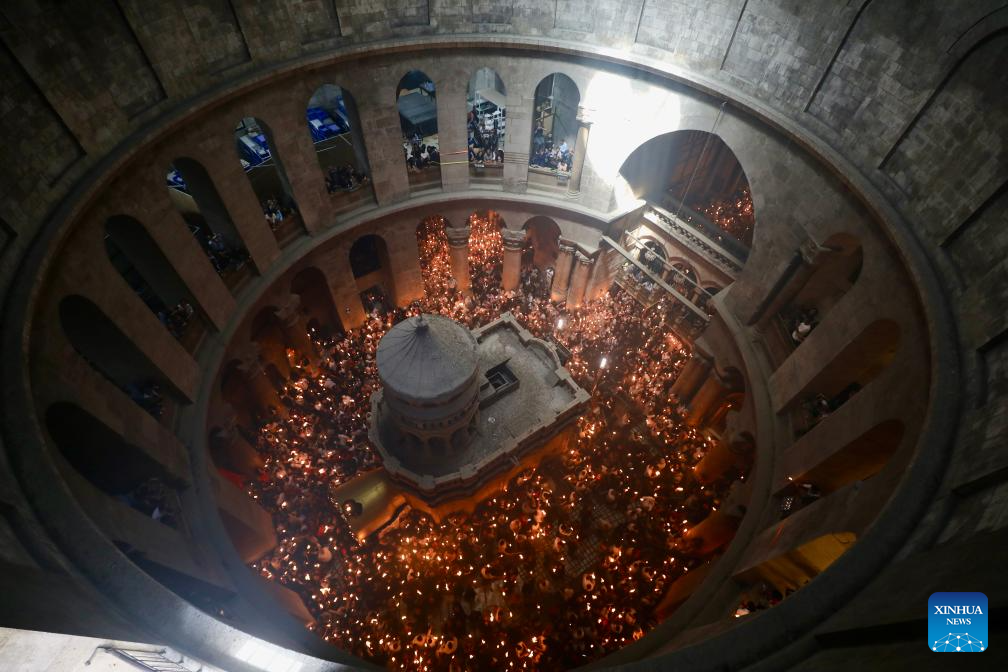 Orthodox Christian worshipers attend Holy Fire ceremony in JerusalemXinhua