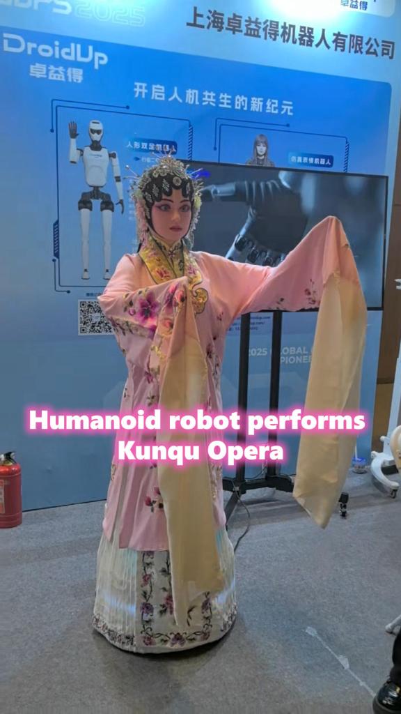 Humanoid robot performs Kunqu Opera in Shanghai